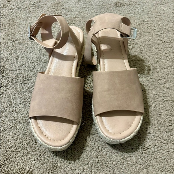 Casual Espadrilles - Picture 2 of 5